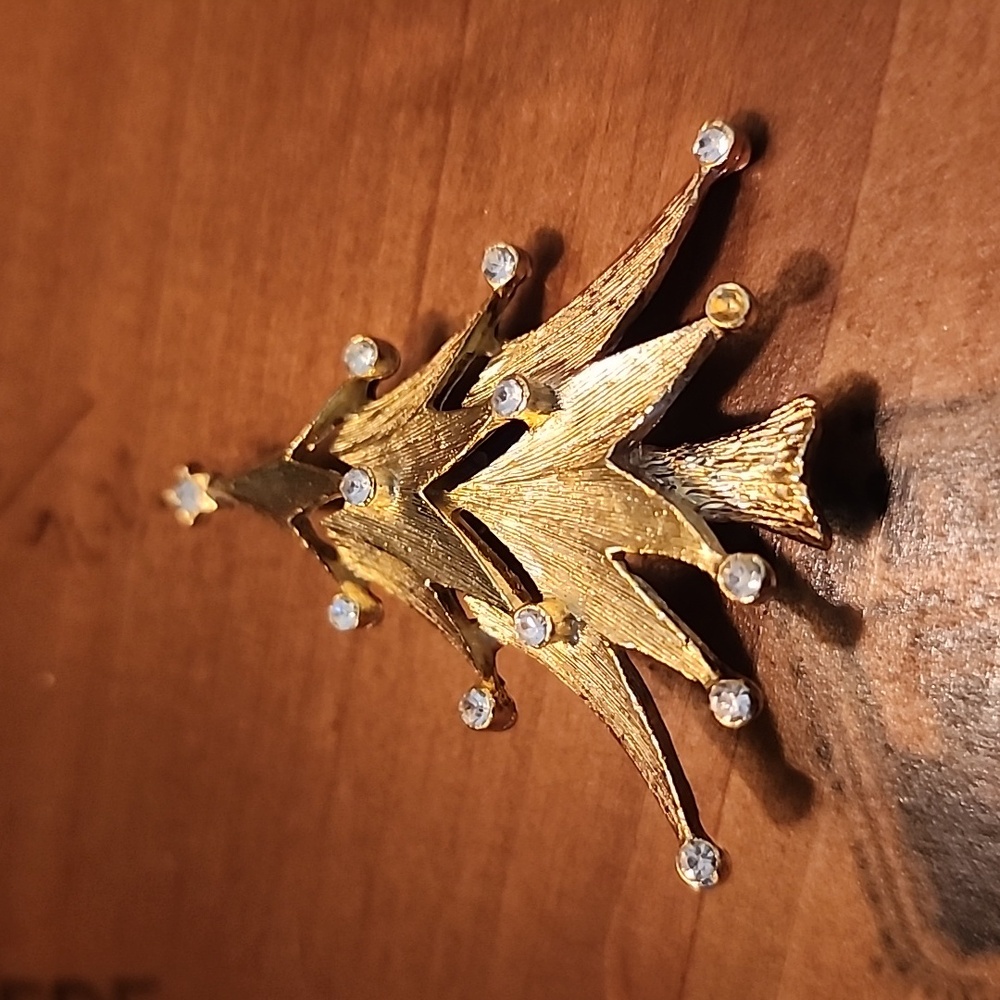 VTG Jonet Jewelry gold Christmas Tree Brooch